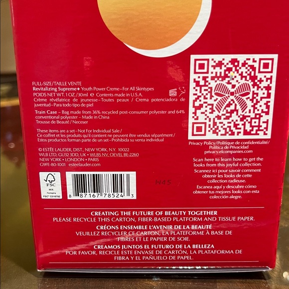 Estée Lauder Christmas Set - Picture 3 of 3